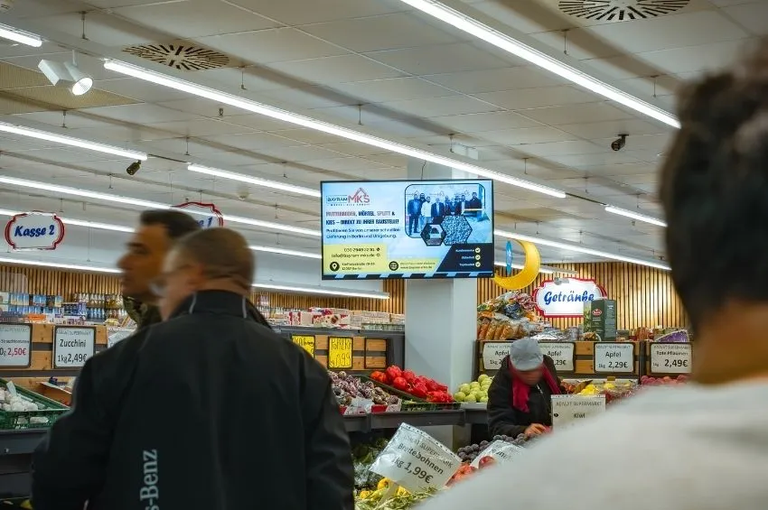 Pano TV digitaler Werbebildschirm für Micro-Targeting im lokalen Supermarkt